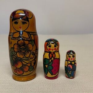 Colorful Russian Nesting Dolls